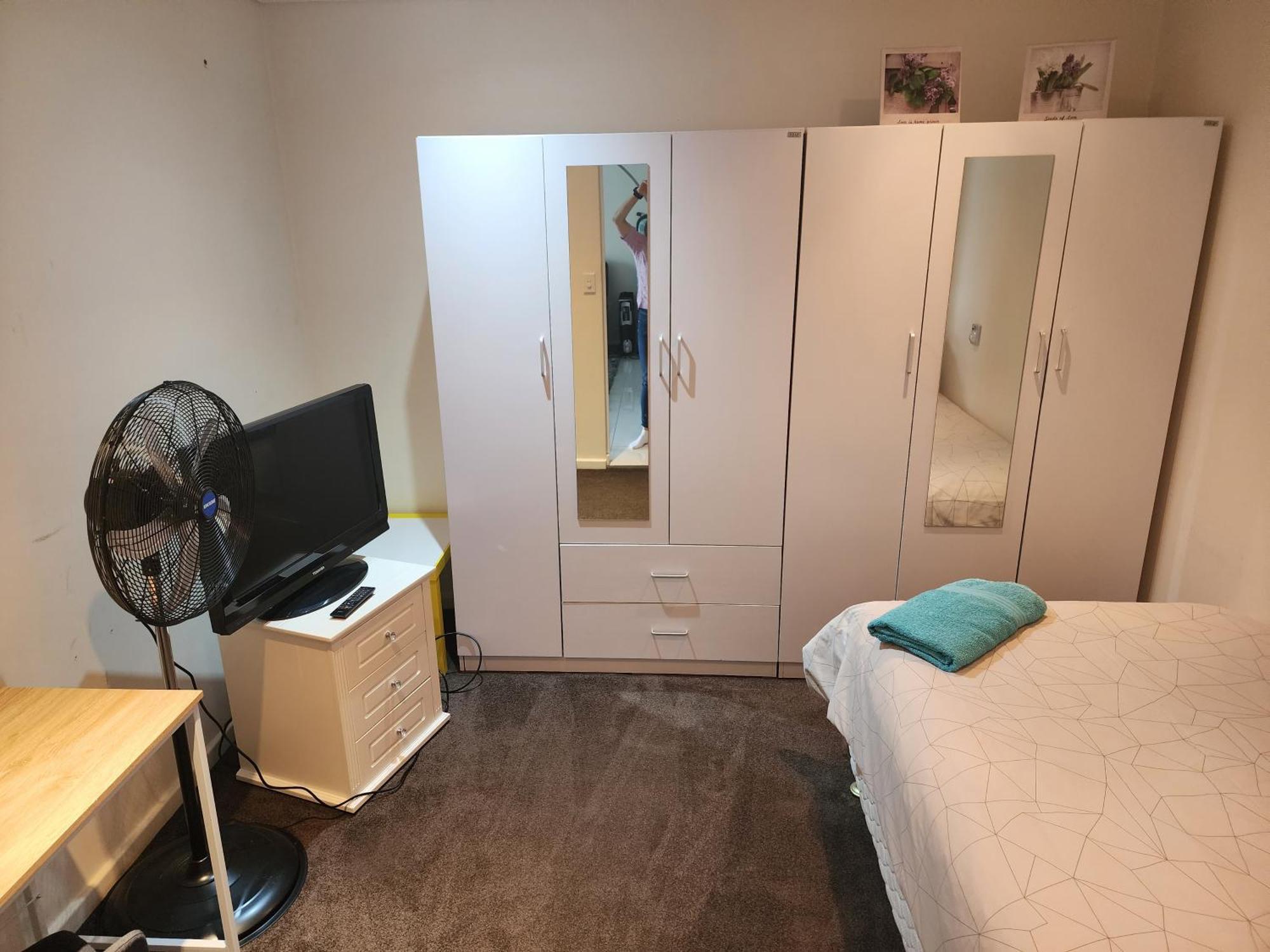 Parramatta Shared Apartment Сідней Номер фото